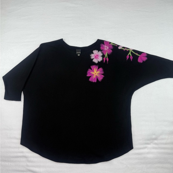 Aaeda Black Sweater with Pink Floral Embroidery Size 1X - Picture 1 of 10